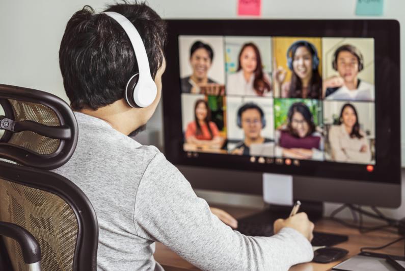 Interpretación telefónica o por videoconferencia con socios chinos: Qué debe tenerse en cuenta Interpretación telefónica o por videoconferencia en chino