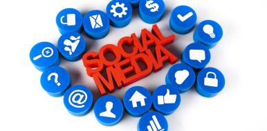 La publicidad en las redes sociales móvil y éxito individual